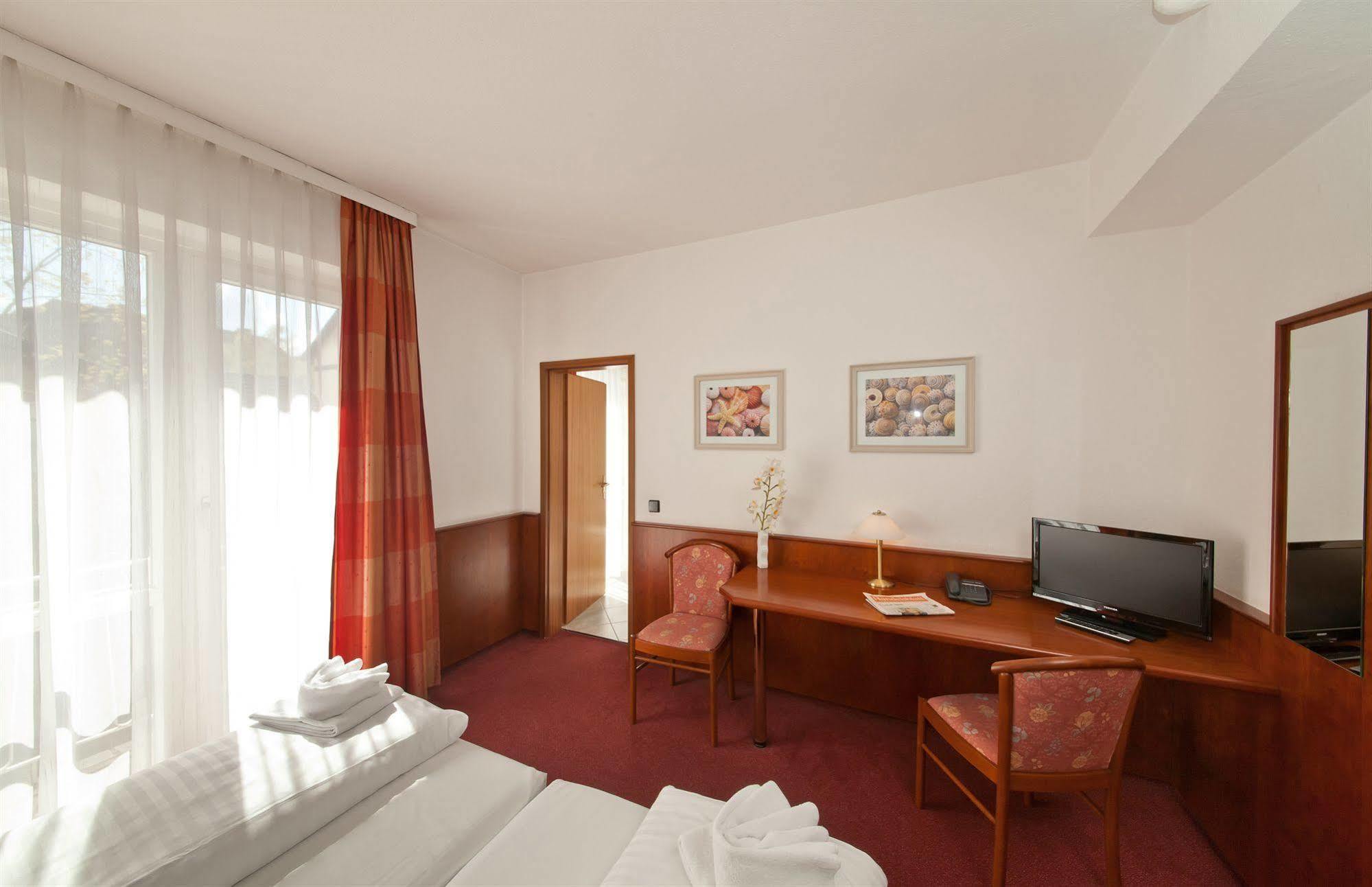 Hotel Hagemann Hamburg Hafen Exterior photo